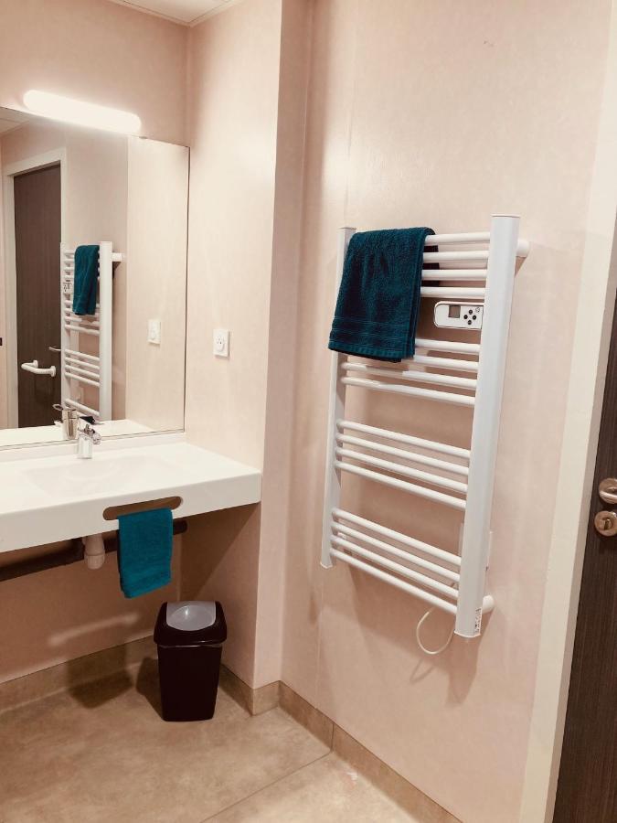 Residence Services Seniors 蒙蒂尼亚克 外观 照片