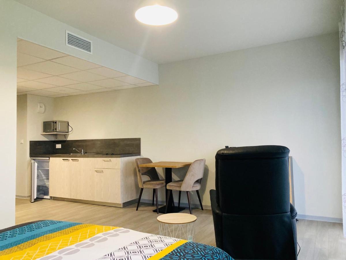 Residence Services Seniors 蒙蒂尼亚克 外观 照片